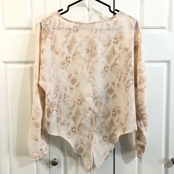 Dynamite Long sleeve Top - Picture 2 of 5